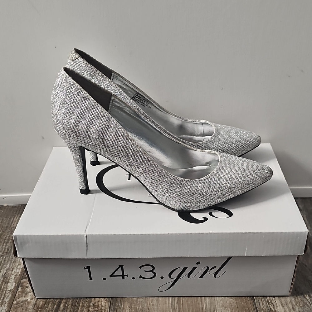 Silver Sparkly High Heels with Pointed Toe